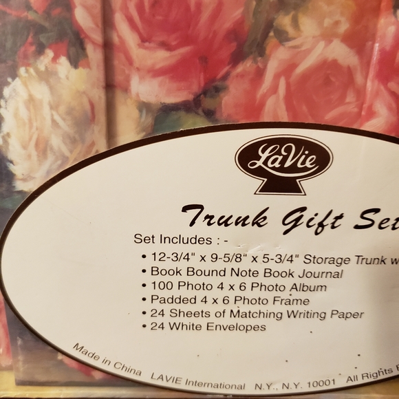 Trunk Gift Set - Picture 8 of 9